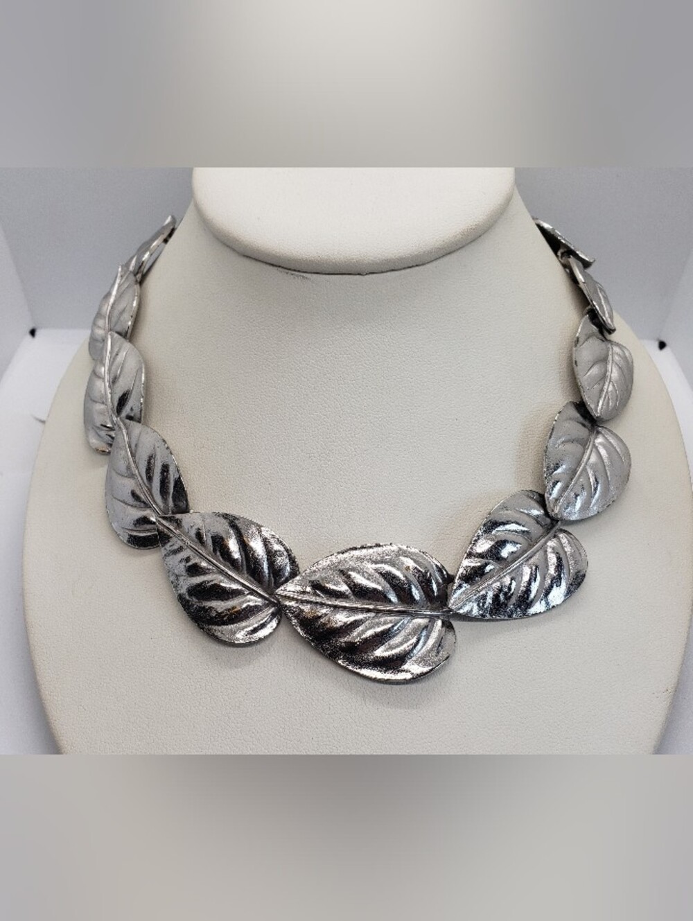 Vintage Trifari Graduating Silver Leaf Necklace